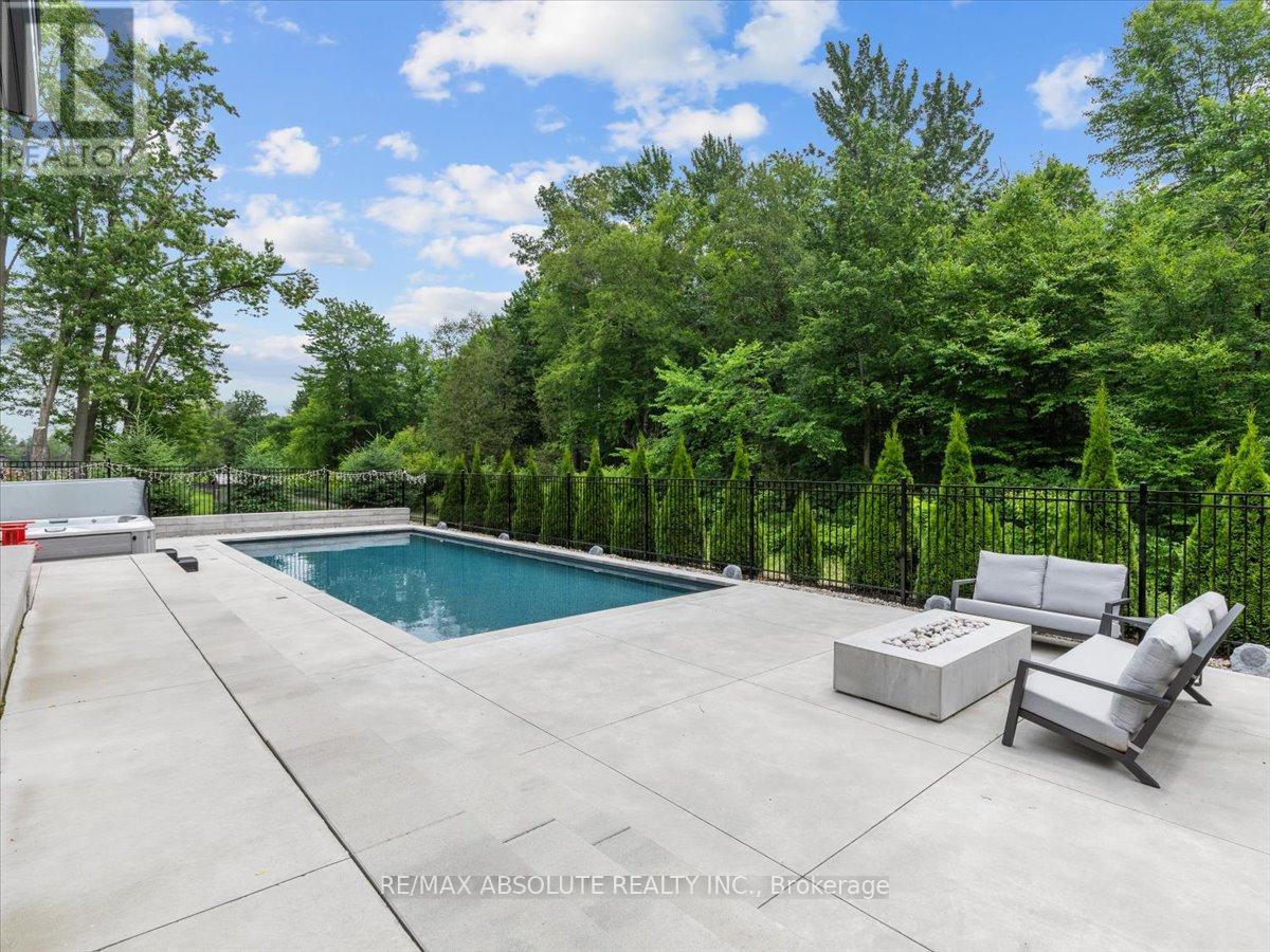 Photo 8 of 553 Shoreway Drive, Ottawa ON