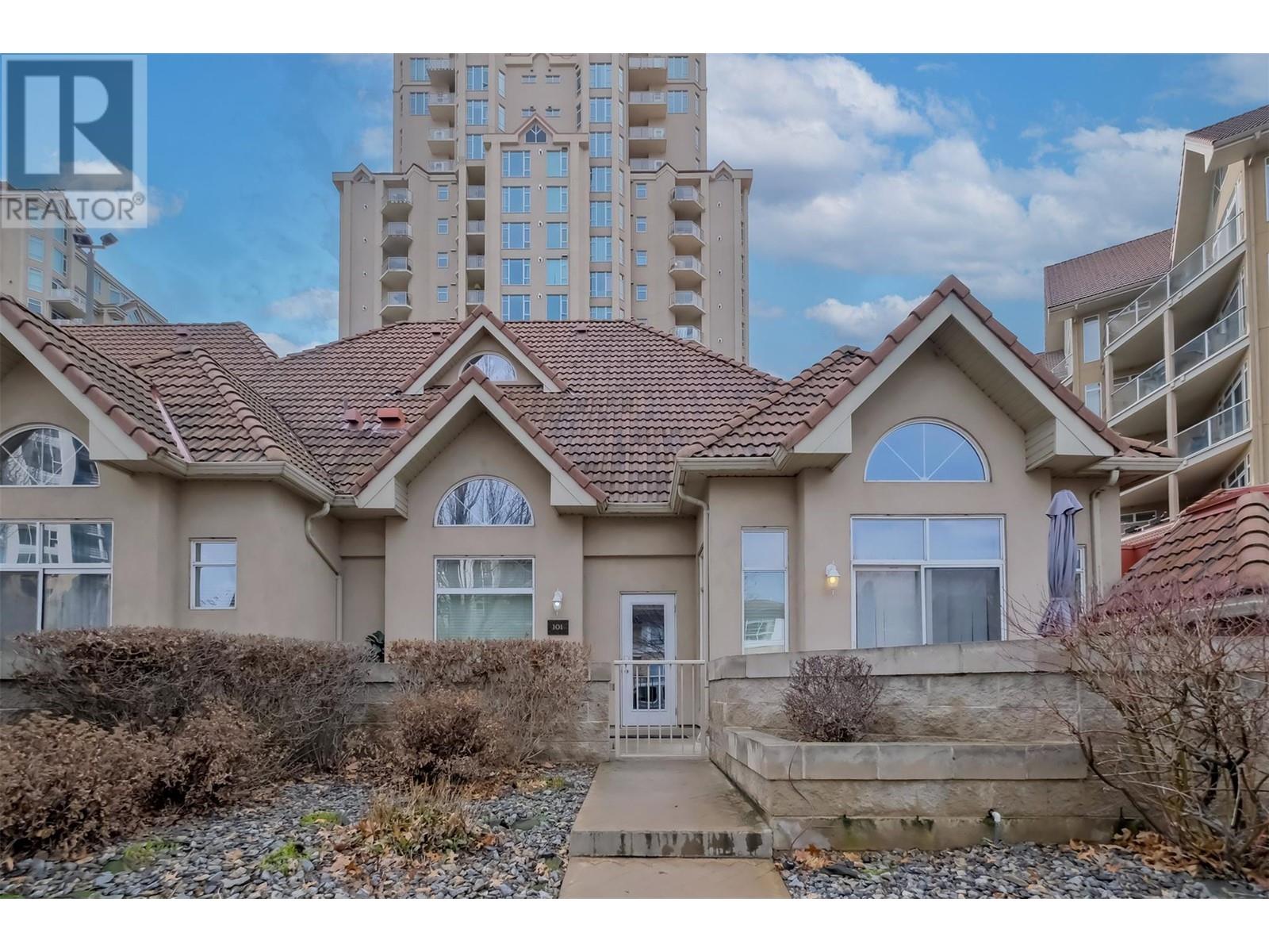 101 1128 Sunset Drive, Kelowna
