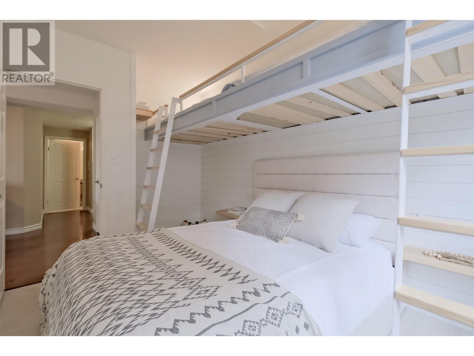 101 1128 Sunset Drive, Kelowna