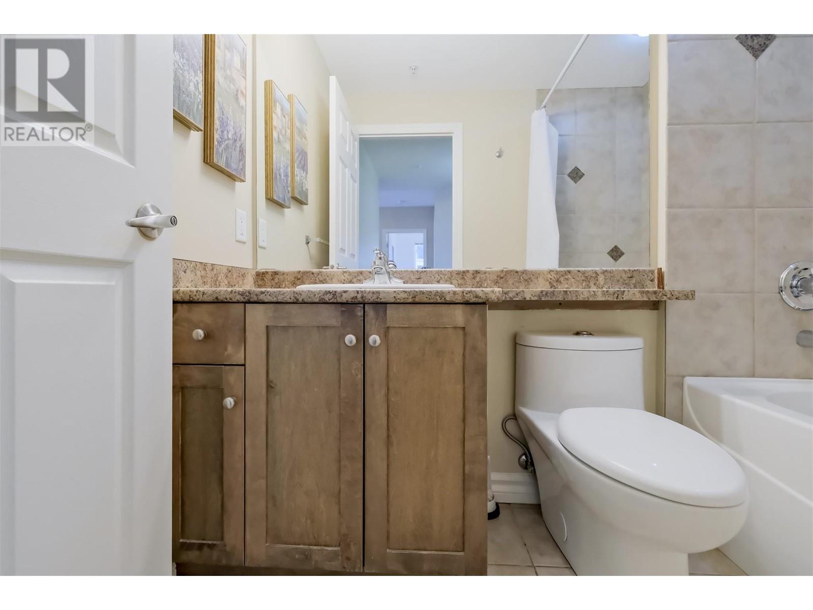 101 1128 Sunset Drive, Kelowna
