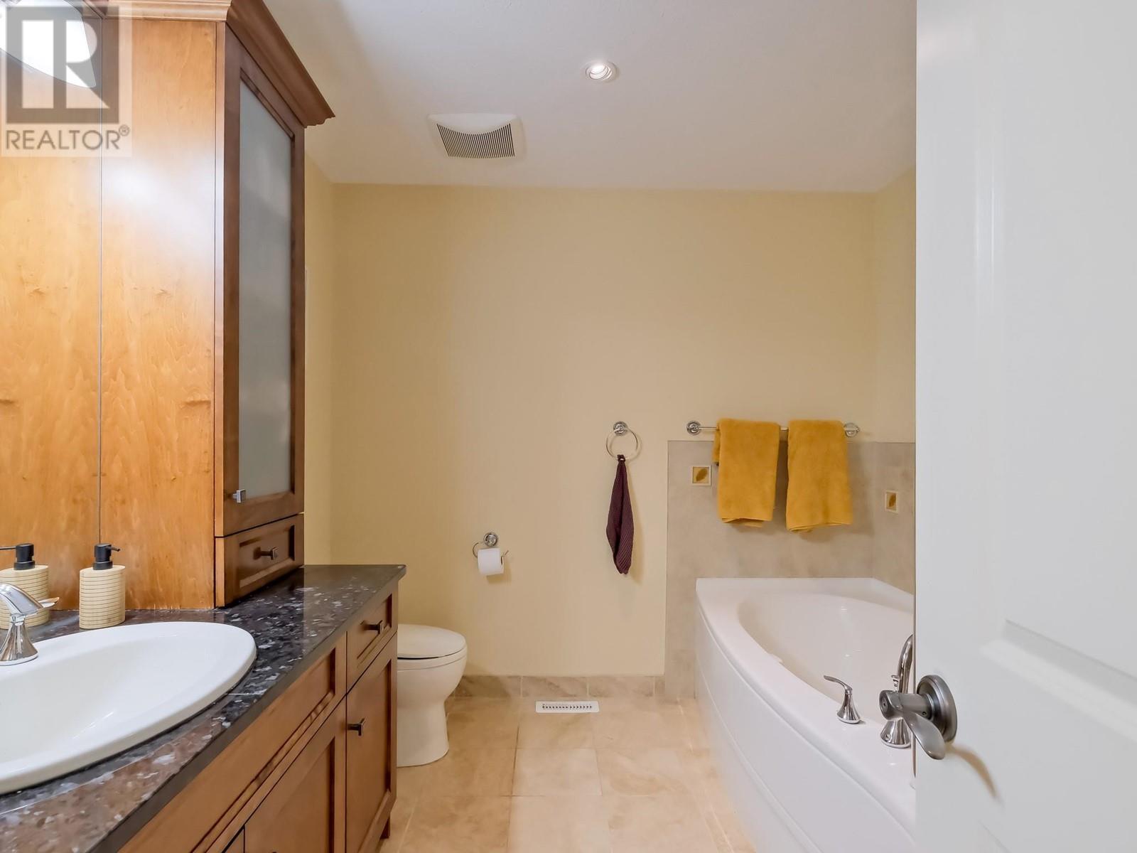  5617 SIMPSON Road, Summerland