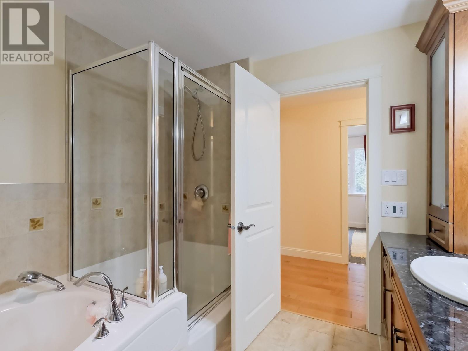  5617 SIMPSON Road, Summerland