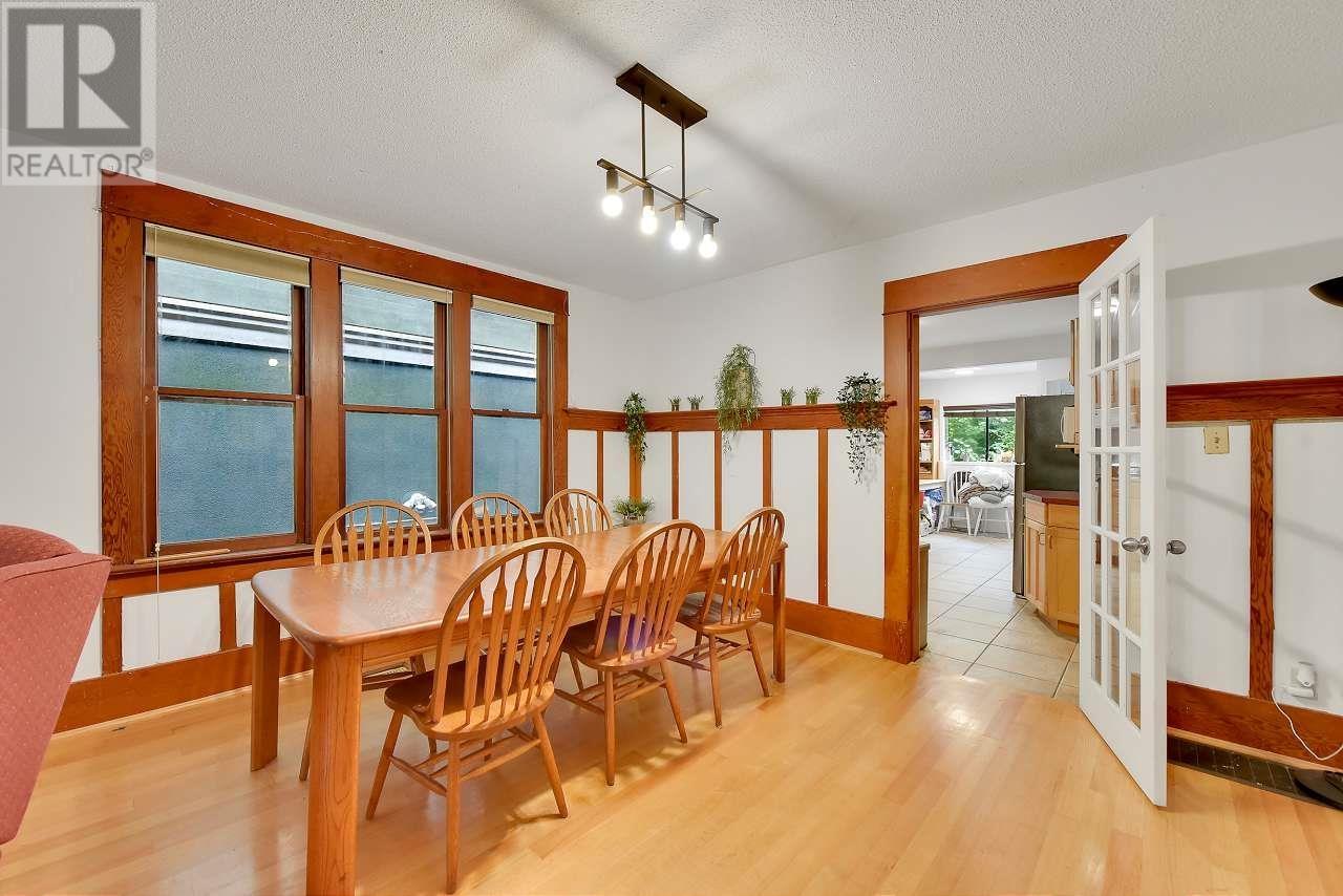 Photo 5 of 638 W 17th Avenue, Vancouver BC