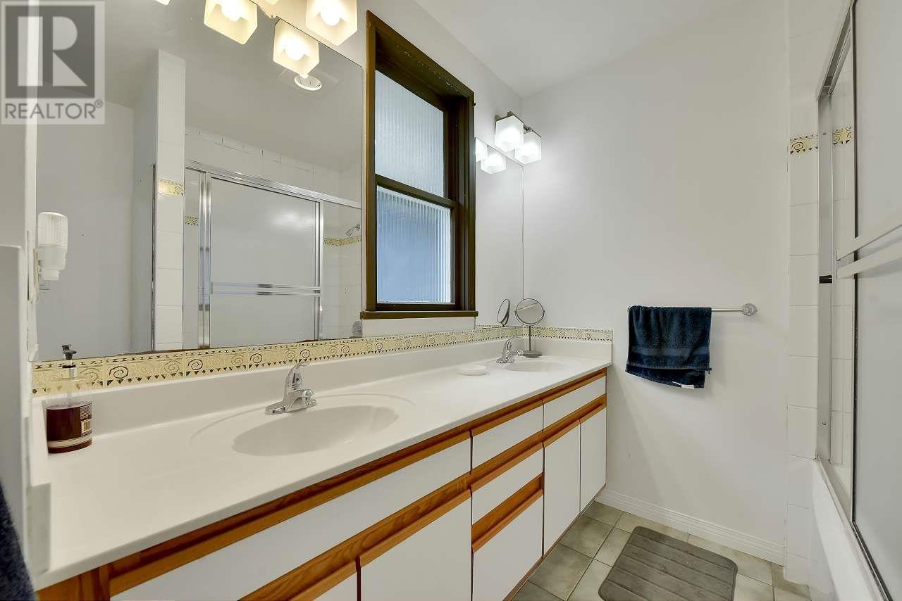 Photo 26 of 638 W 17th Avenue, Vancouver BC