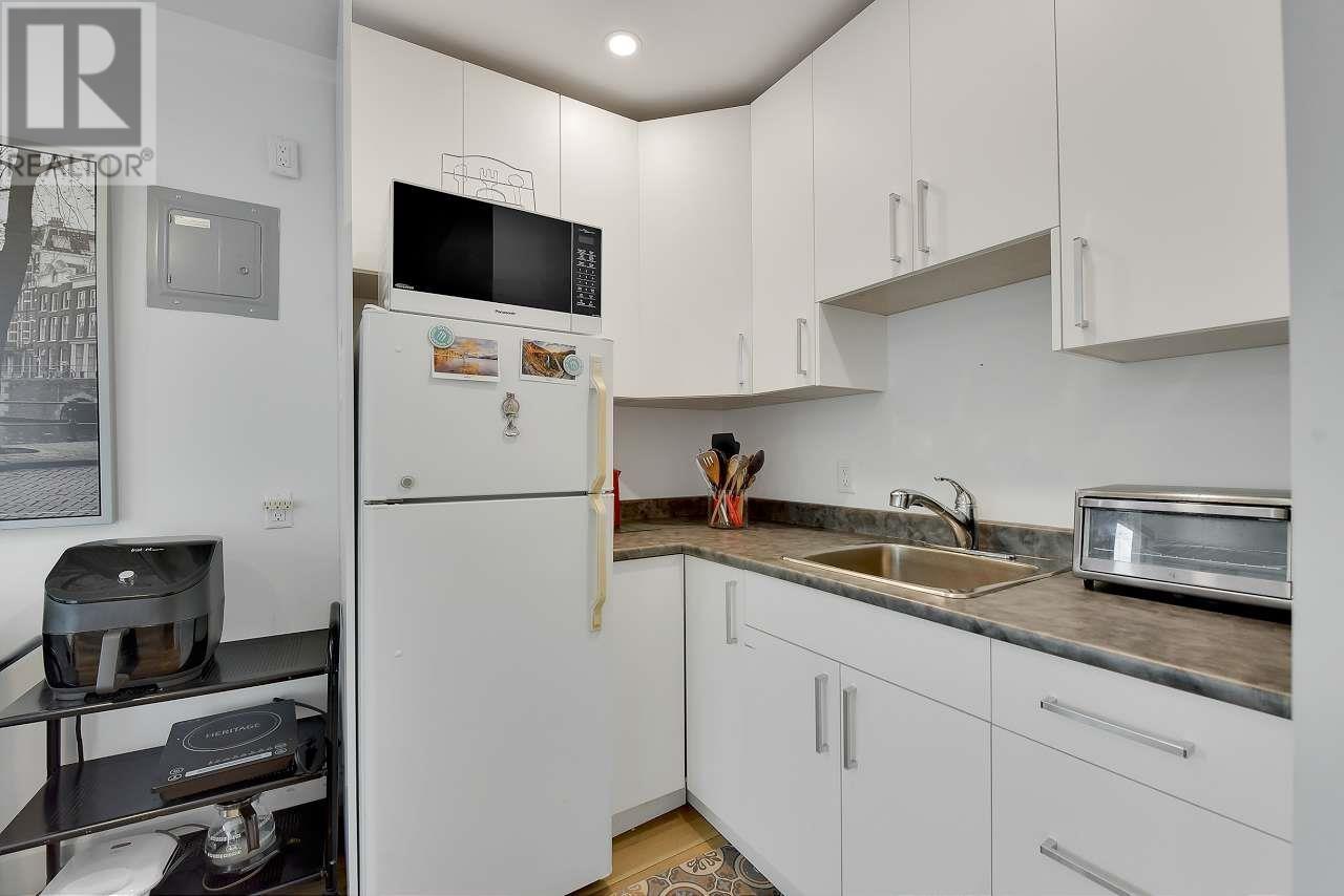 Photo 31 of 638 W 17th Avenue, Vancouver BC