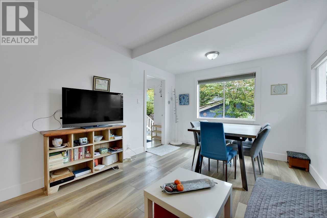 Photo 13 of 638 W 17th Avenue, Vancouver BC