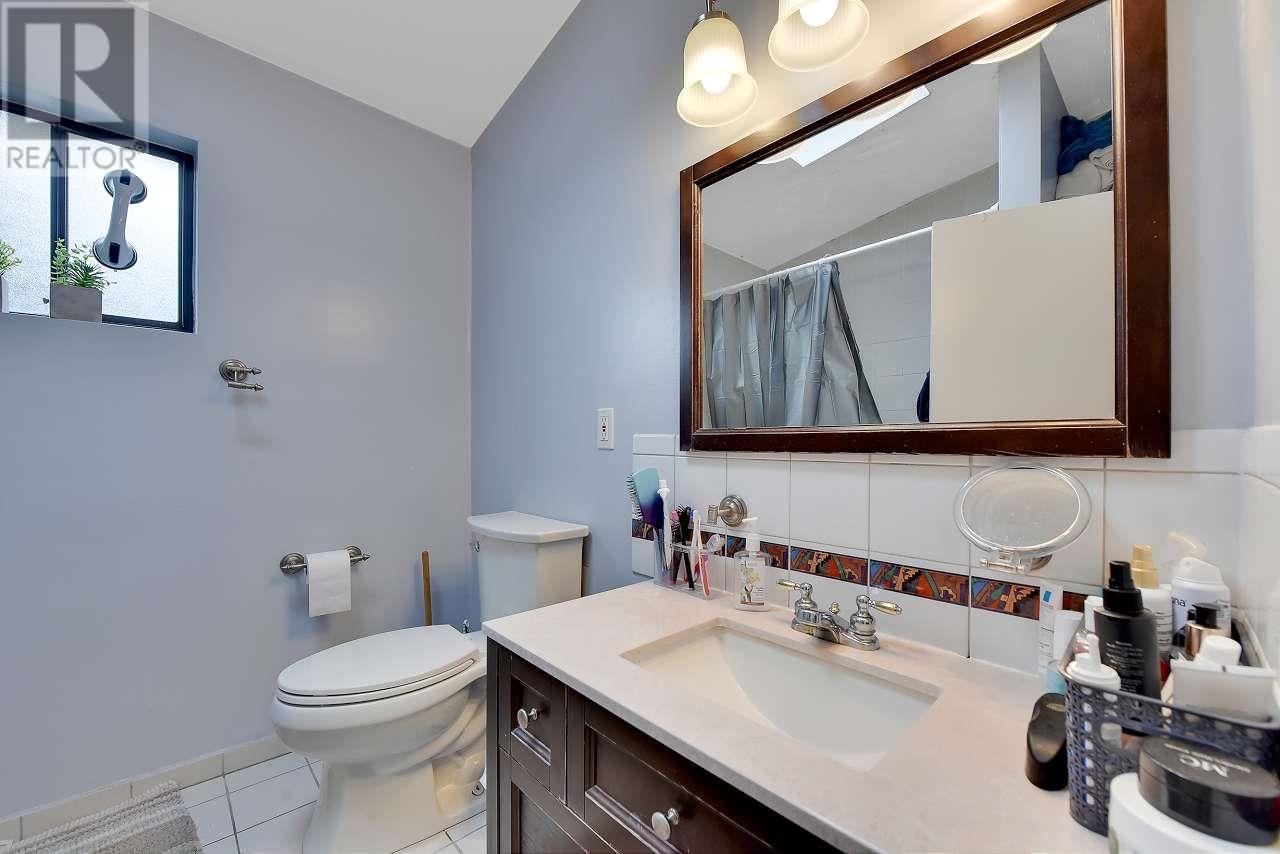 Photo 29 of 638 W 17th Avenue, Vancouver BC