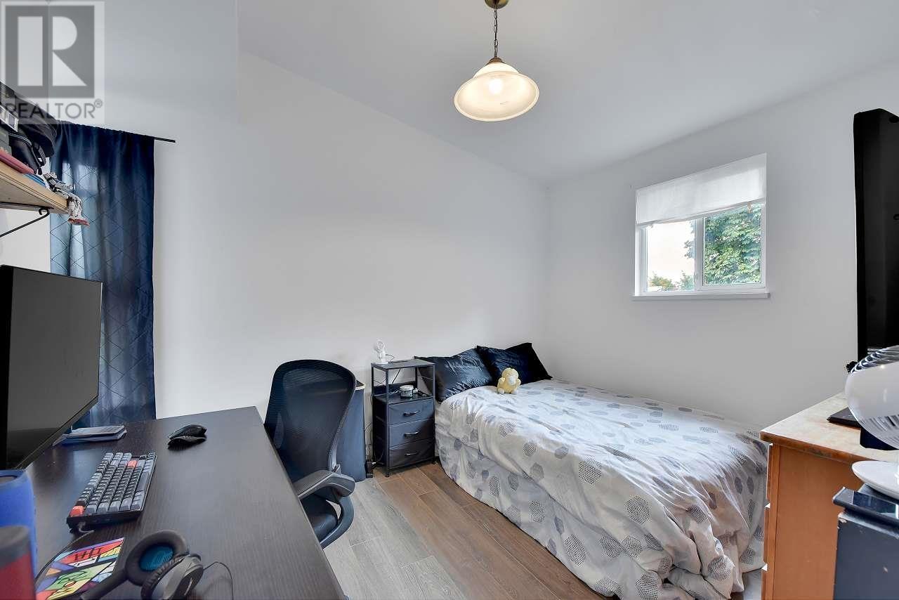 Photo 18 of 638 W 17th Avenue, Vancouver BC