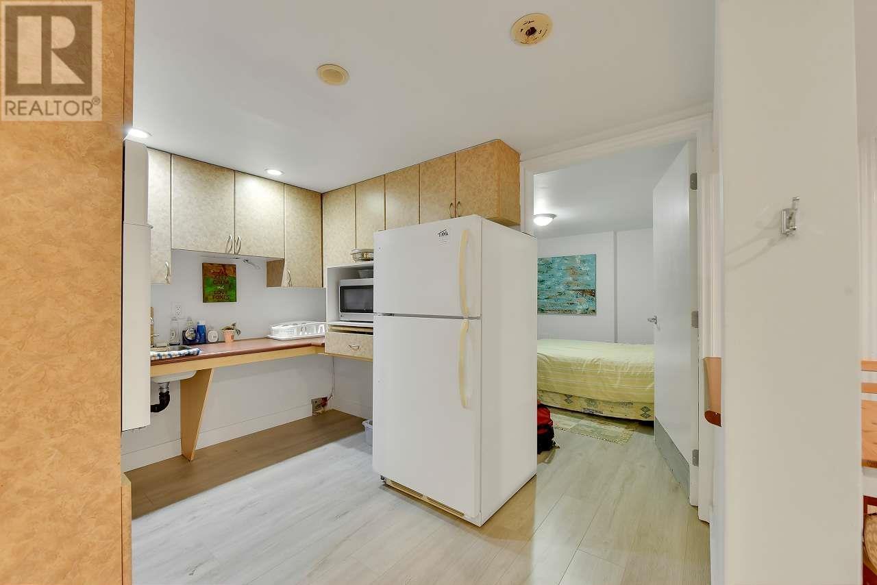 Photo 16 of 638 W 17th Avenue, Vancouver BC