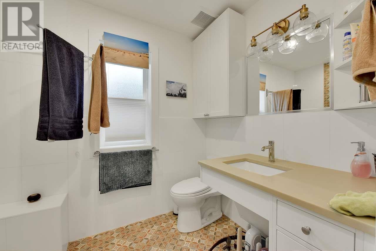 Photo 33 of 638 W 17th Avenue, Vancouver BC