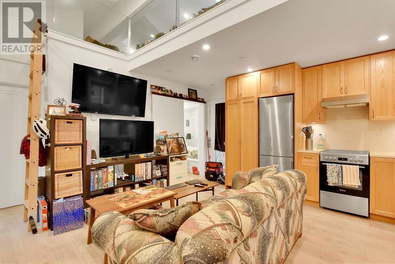 Photo 30 of 638 W 17th Avenue, Vancouver BC