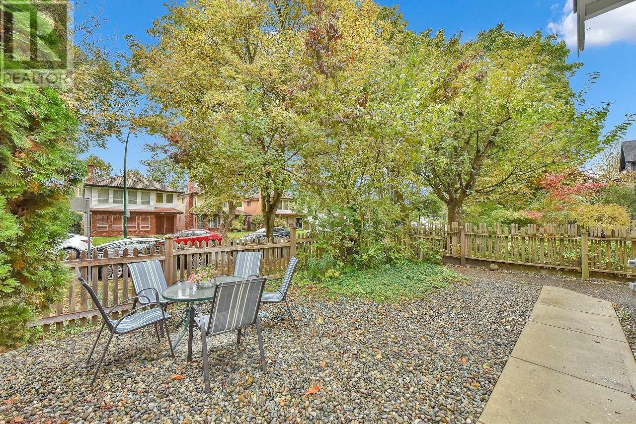 Photo 25 of 638 W 17th Avenue, Vancouver BC