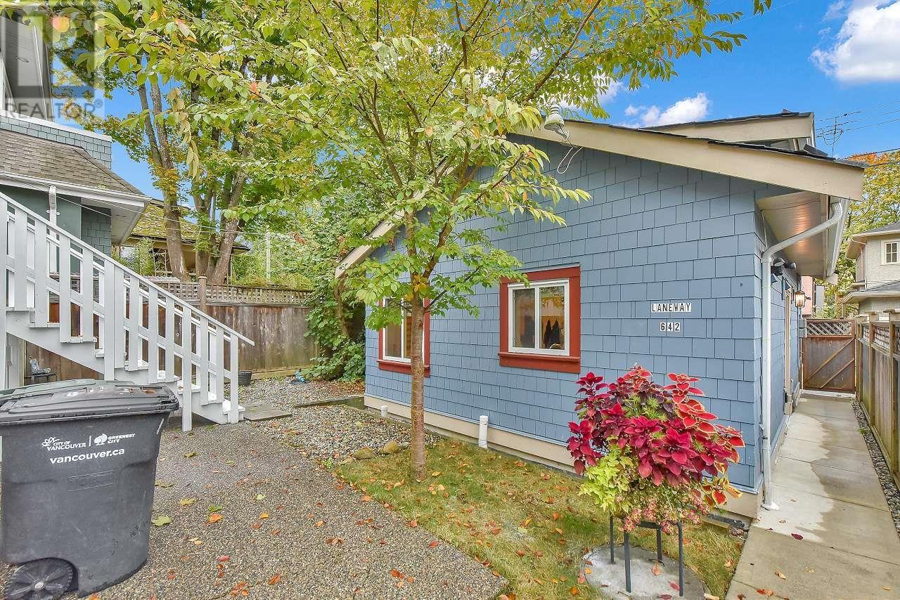 Photo 4 of 638 W 17th Avenue, Vancouver BC