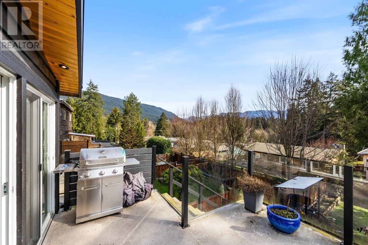 1110 DEEP COVE ROAD, North Vancouver