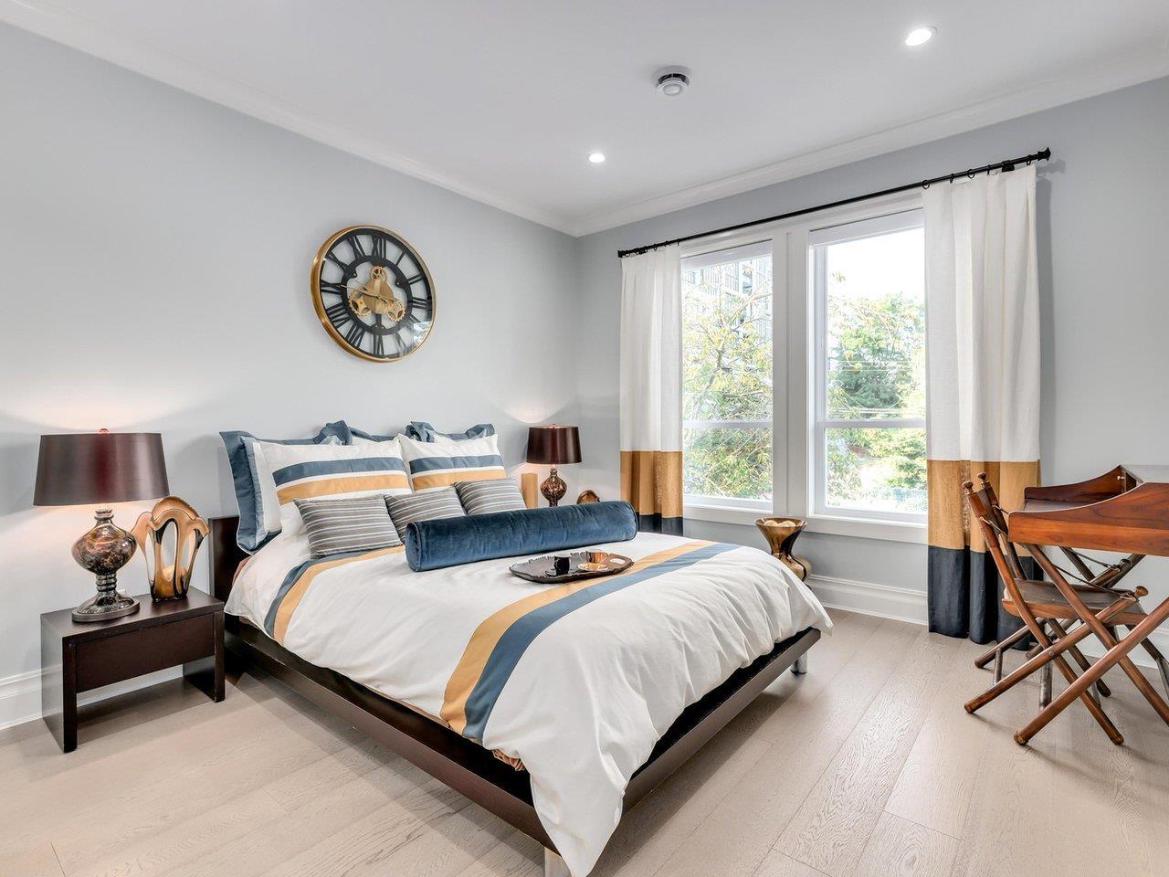 1495 MAPLE STREET, White Rock real estate listing R2984203