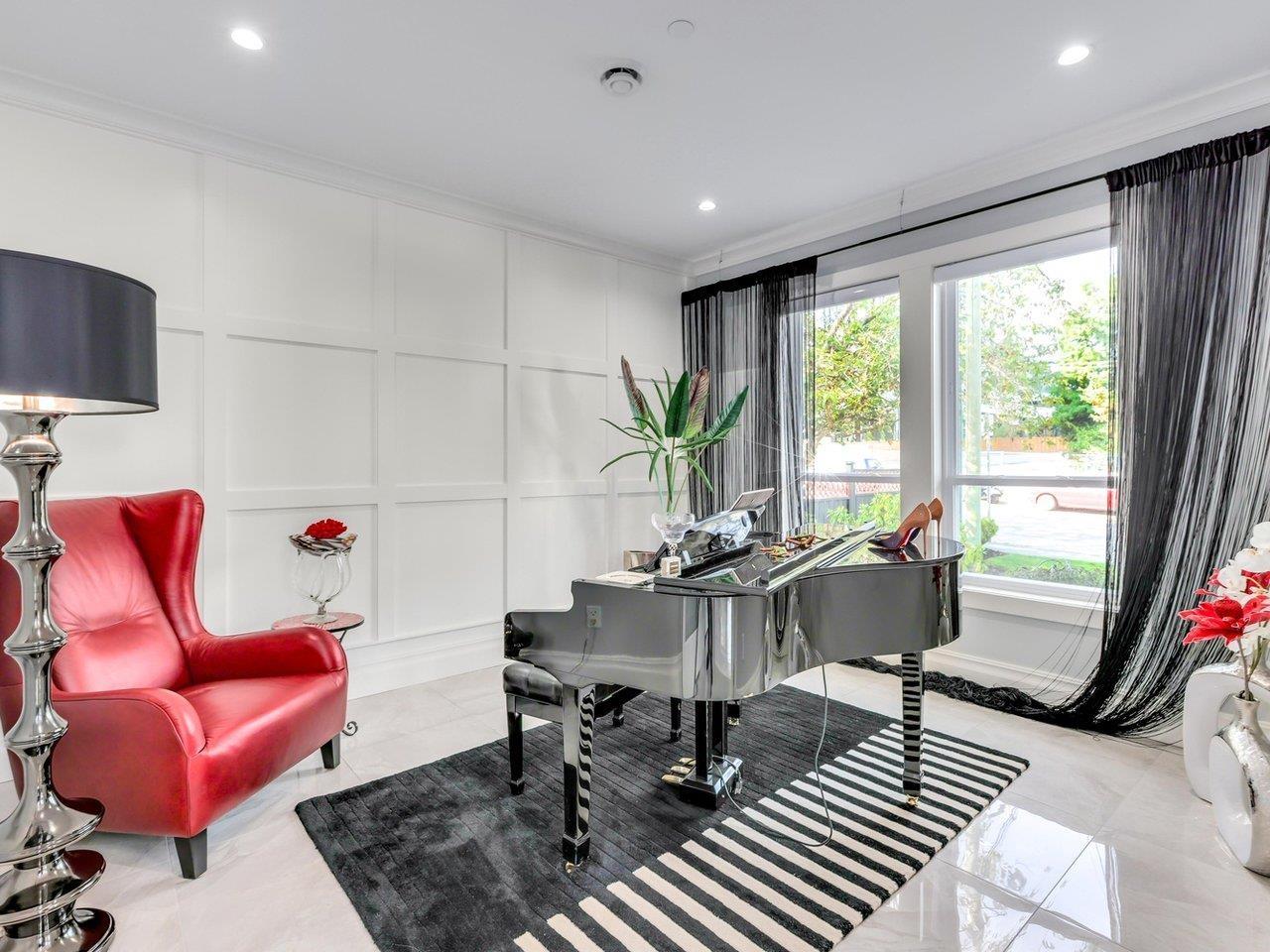 1495 MAPLE STREET, White Rock real estate listing R2984203