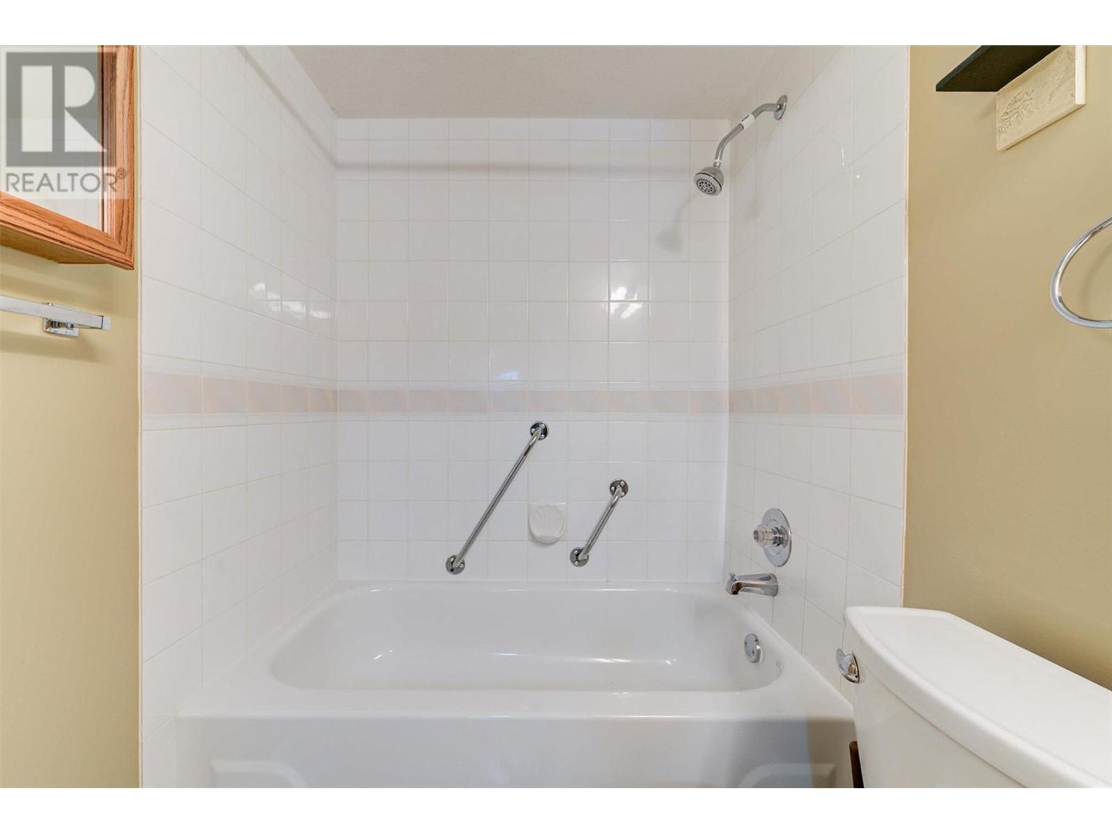 203 200 Hollywood Road, Kelowna
