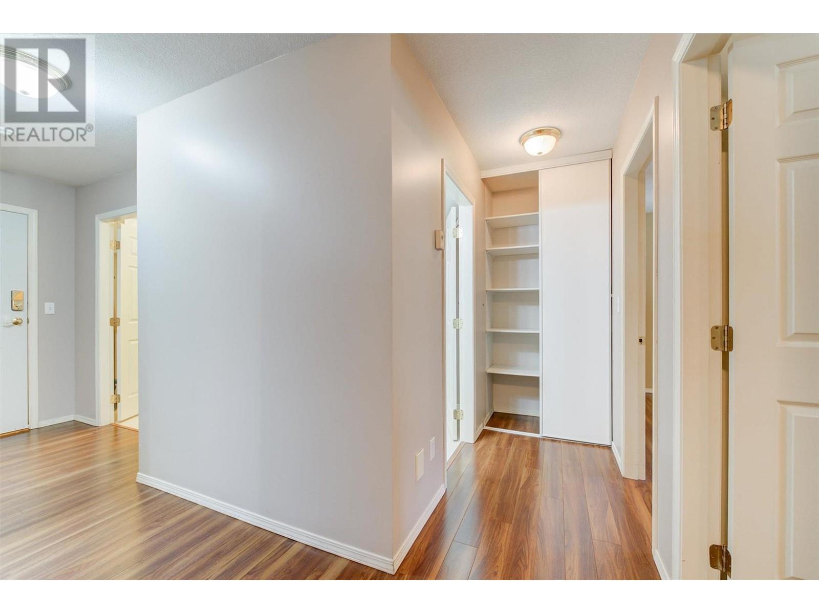 203 200 Hollywood Road, Kelowna