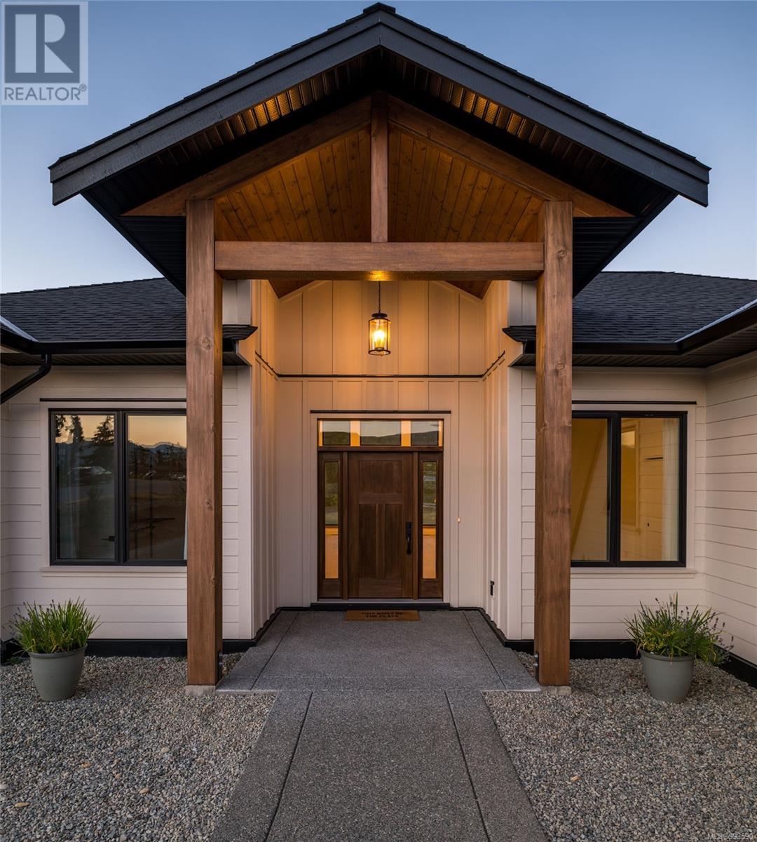 7260 Lakefront Dr, Lake Cowichan