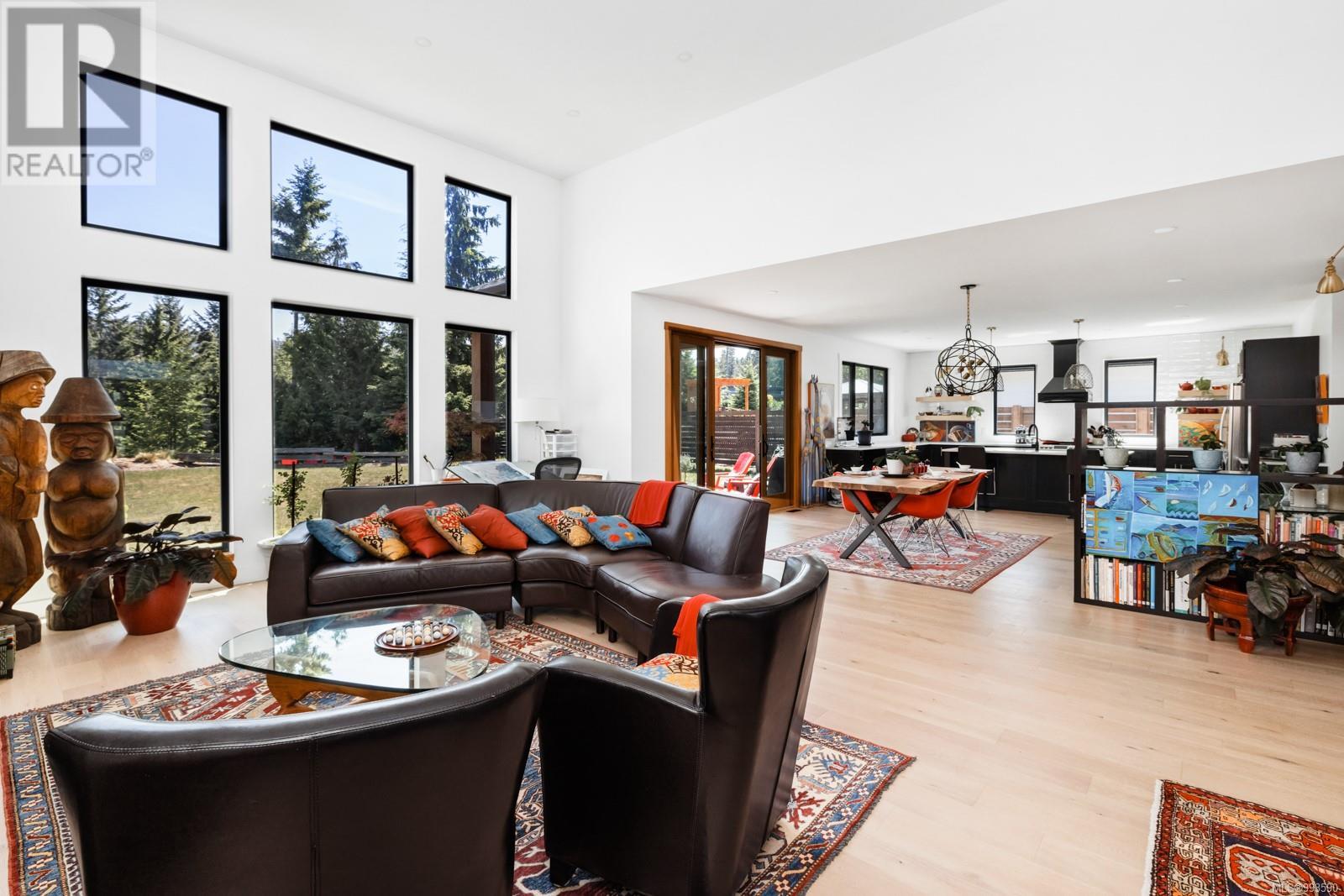 7260 Lakefront Dr, Lake Cowichan