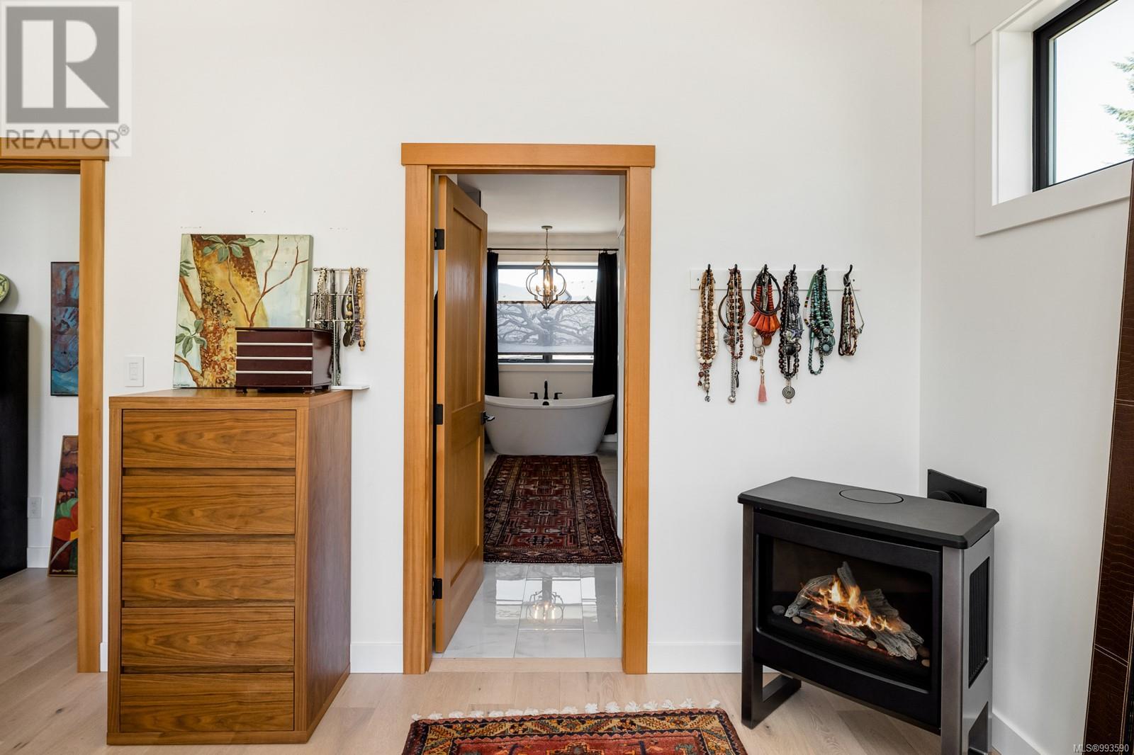 7260 Lakefront Dr, Lake Cowichan