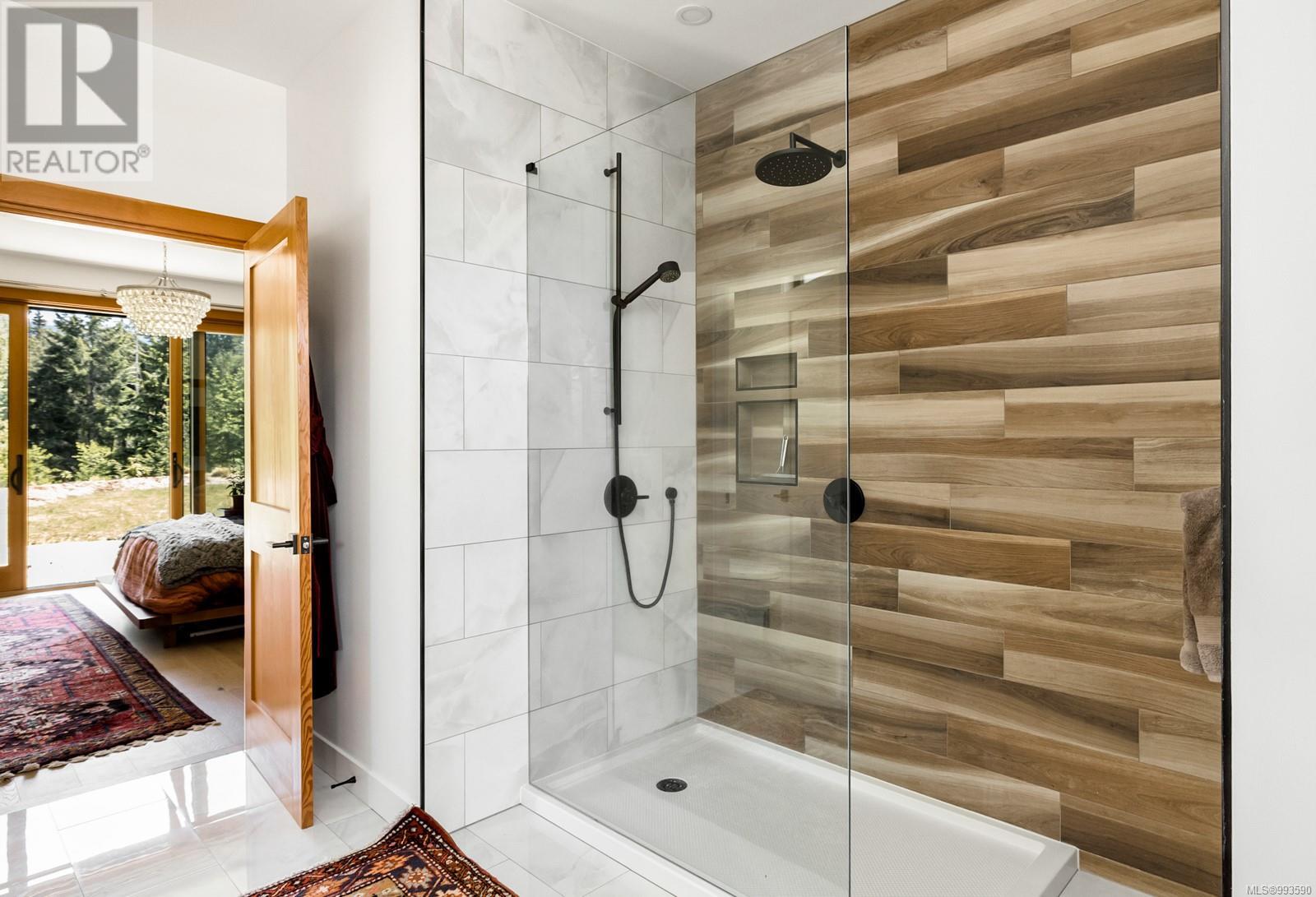 7260 Lakefront Dr, Lake Cowichan