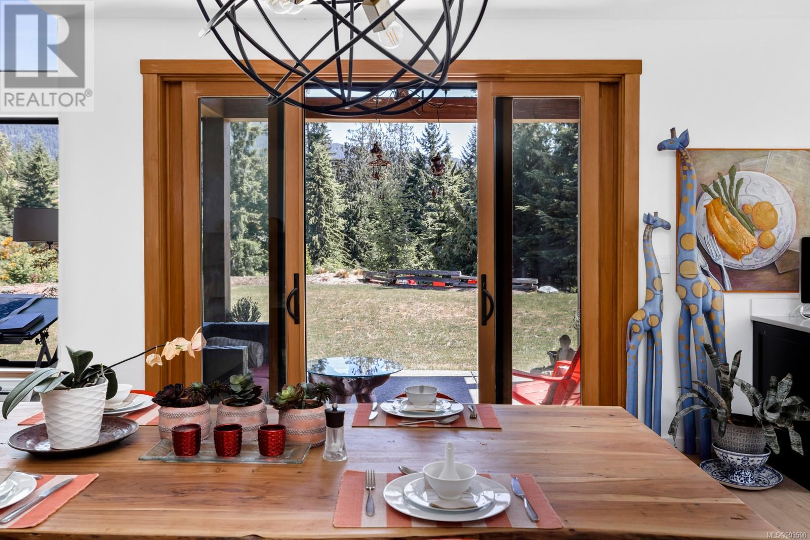 7260 Lakefront Dr, Lake Cowichan