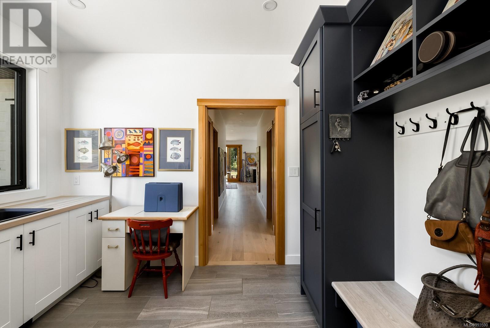 7260 Lakefront Dr, Lake Cowichan