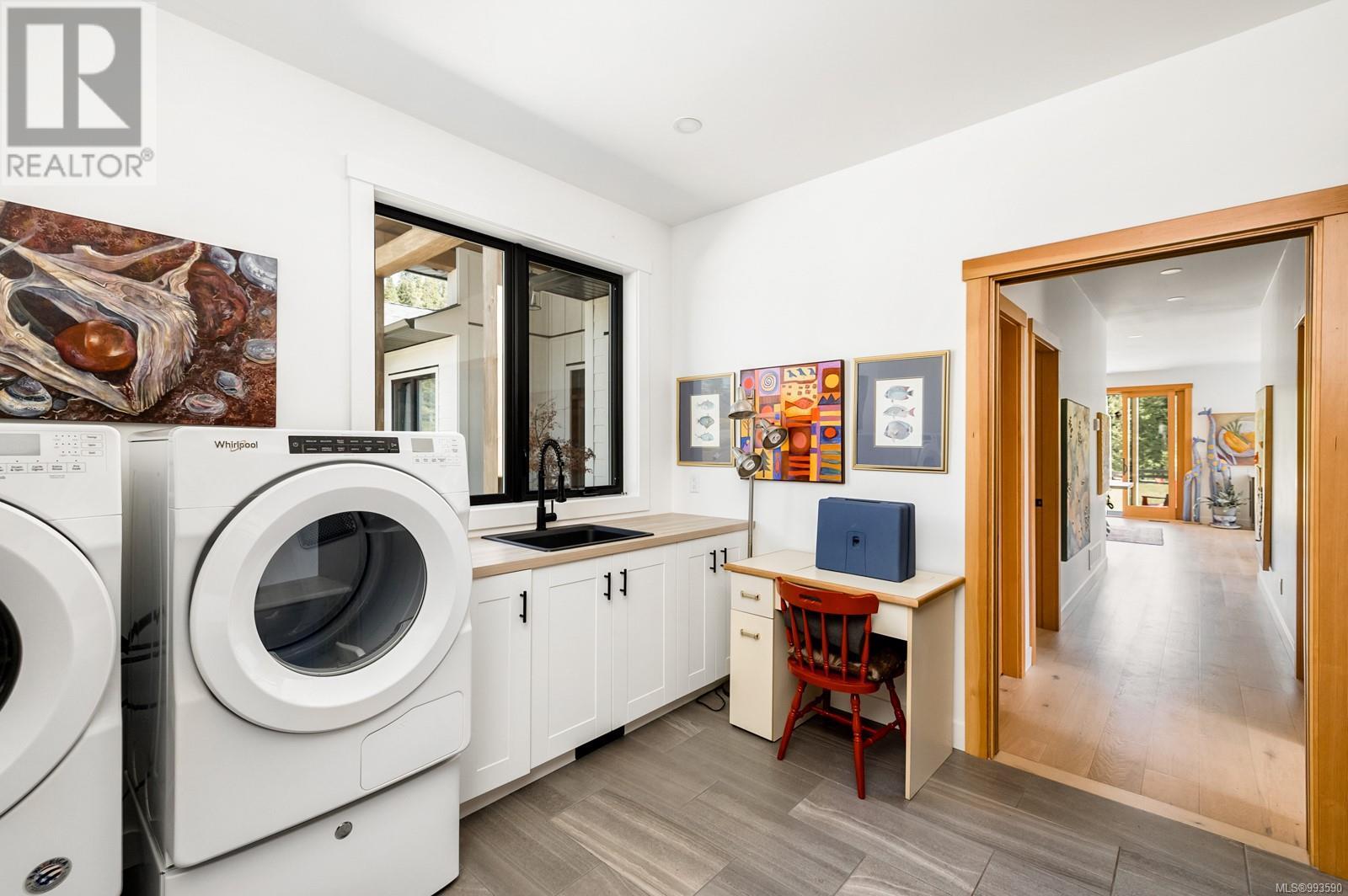 7260 Lakefront Dr, Lake Cowichan