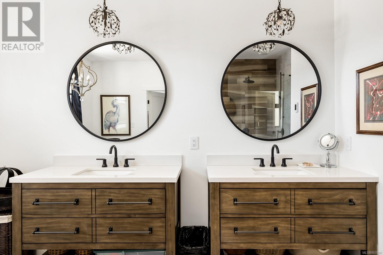 7260 Lakefront Dr, Lake Cowichan