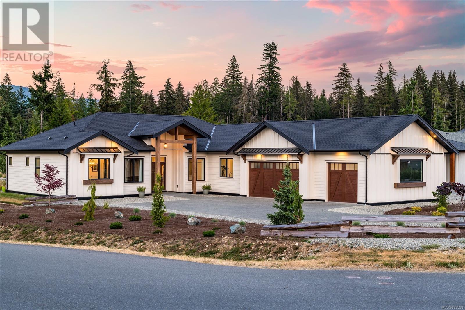 7260 Lakefront Dr, Lake Cowichan
