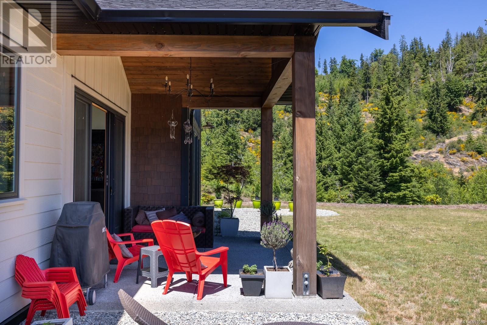 7260 Lakefront Dr, Lake Cowichan