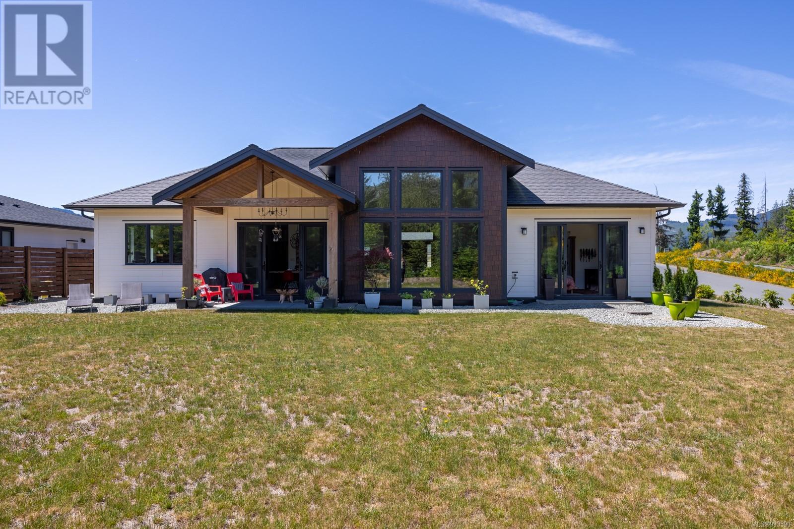 7260 Lakefront Dr, Lake Cowichan