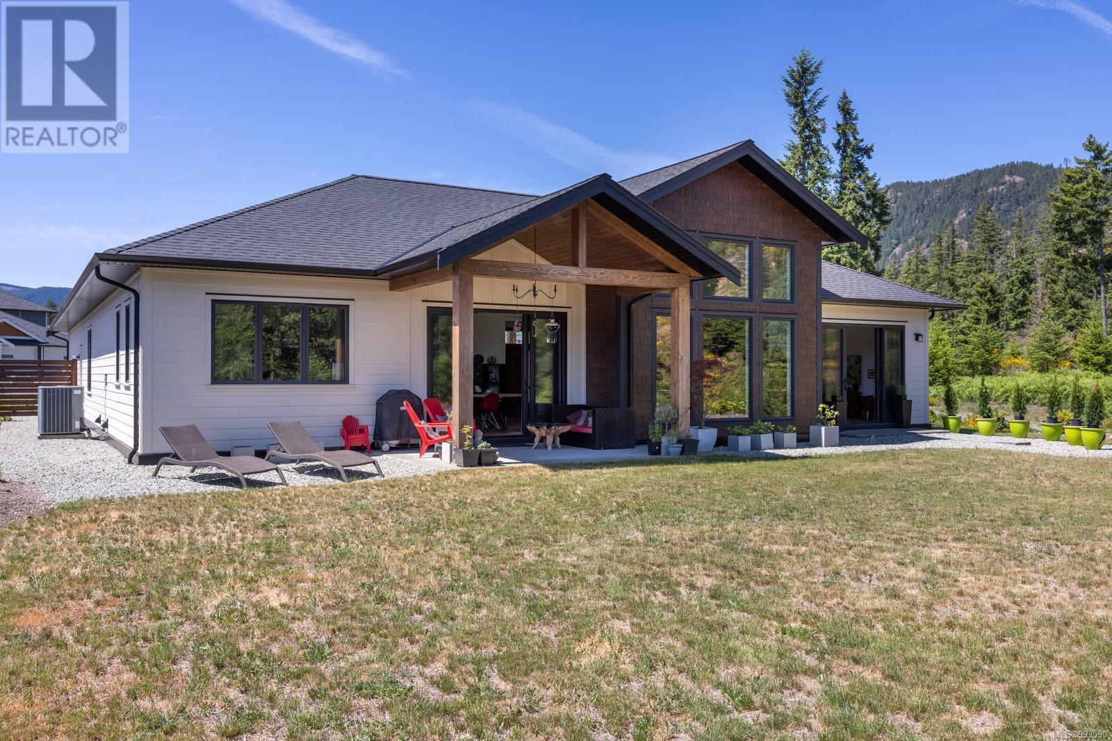 7260 Lakefront Dr, Lake Cowichan