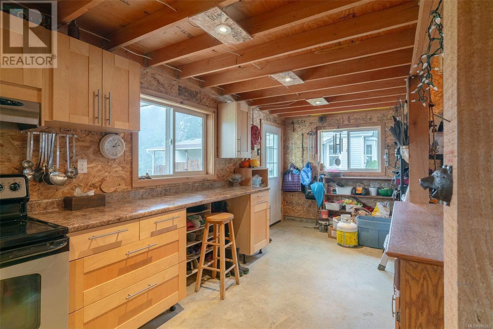7100 Beaver Creek Rd, Port Alberni real estate listing 986265