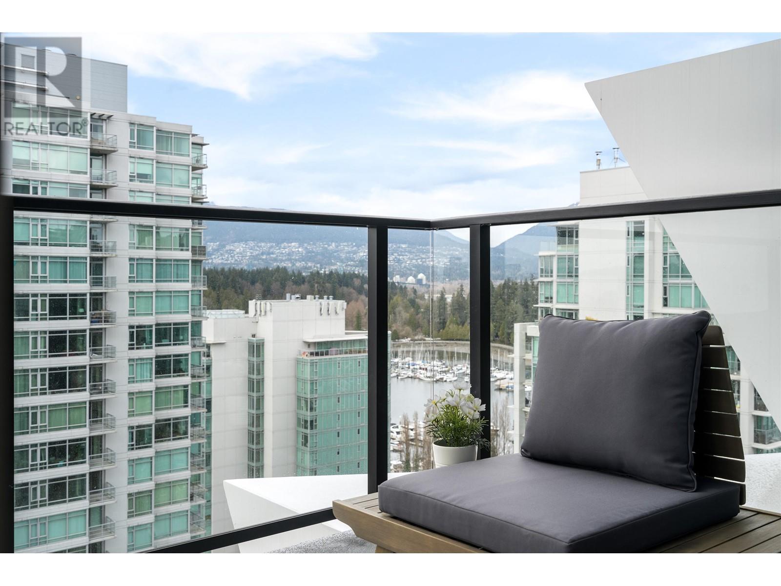 2105 620 CARDERO STREET, Vancouver real estate listing R2984863