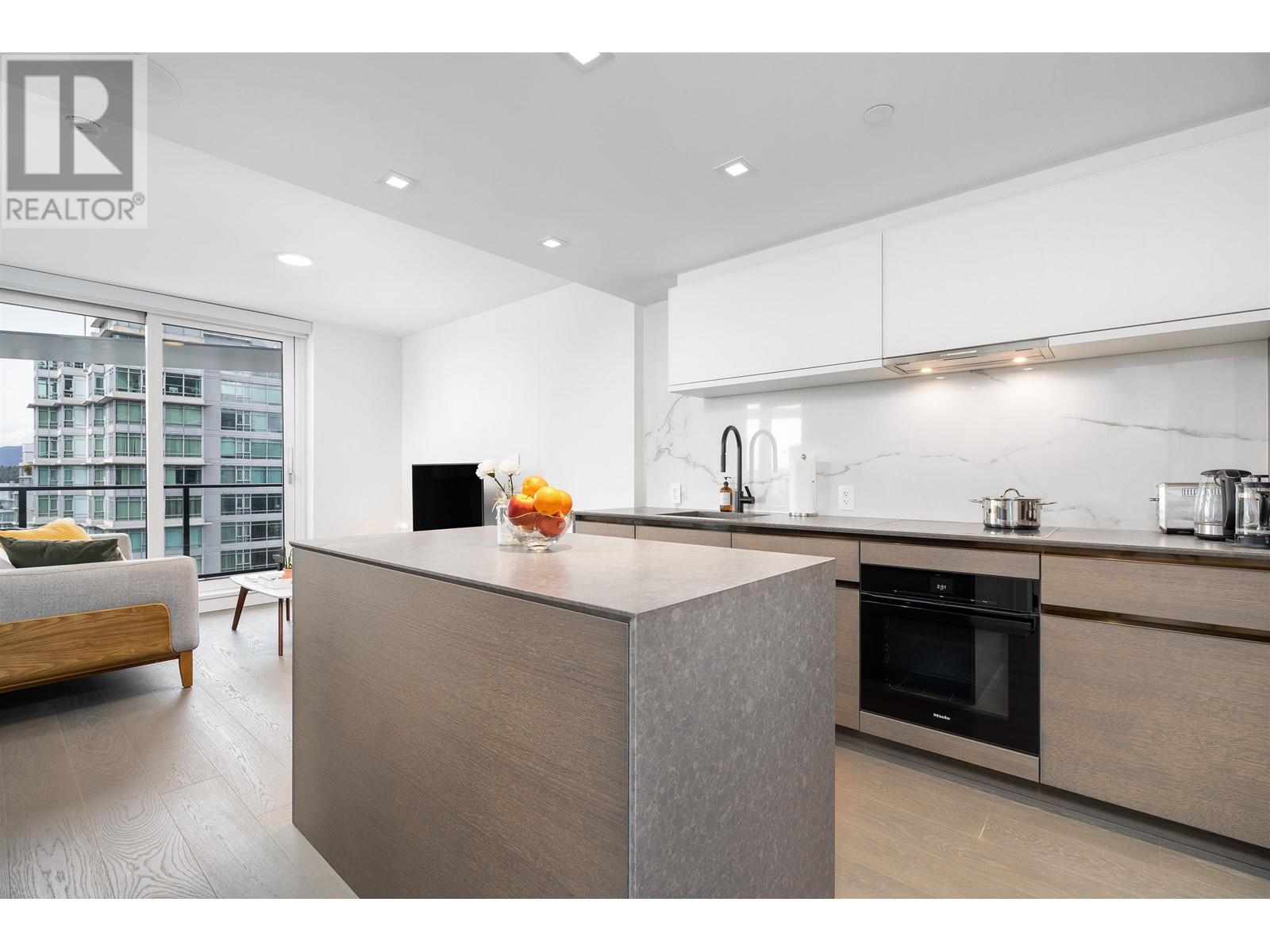 2105 620 CARDERO STREET, Vancouver real estate listing R2984863