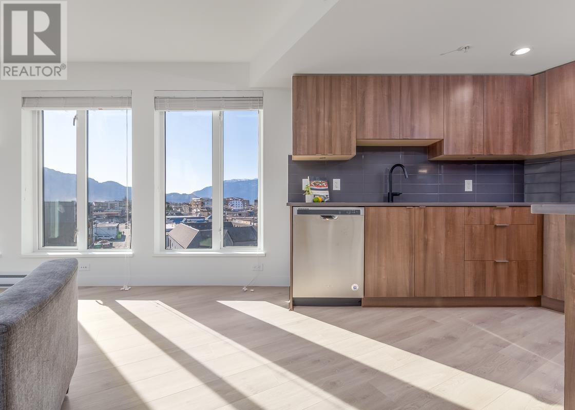 416 1365 PEMBERTON AVENUE, Squamish real estate listing R2984874