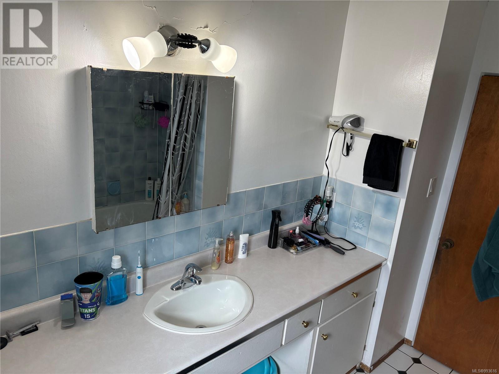 4090 Wood Ave S, Port Alberni real estate listing 993616