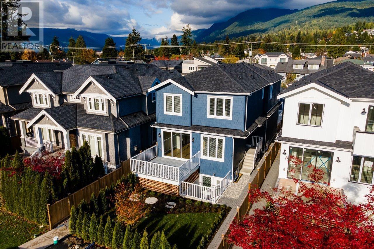 336 E 17TH STREET, North Vancouver