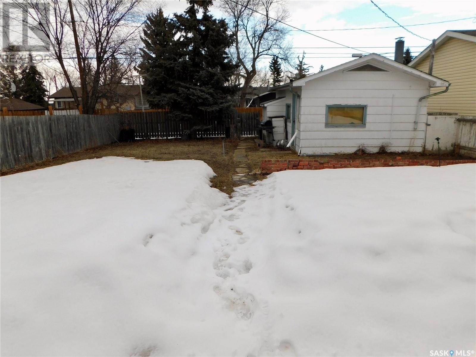 Photo 34 of 517 3rd Avenue E, Assiniboia SK