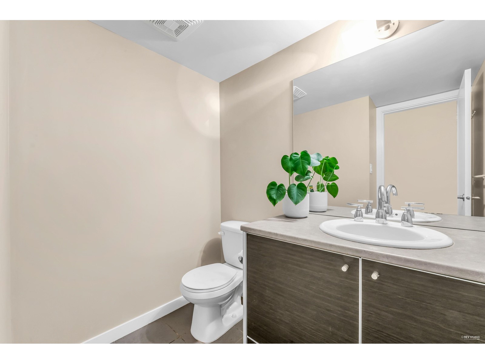 2908 9981 WHALLEY BOULEVARD, Surrey