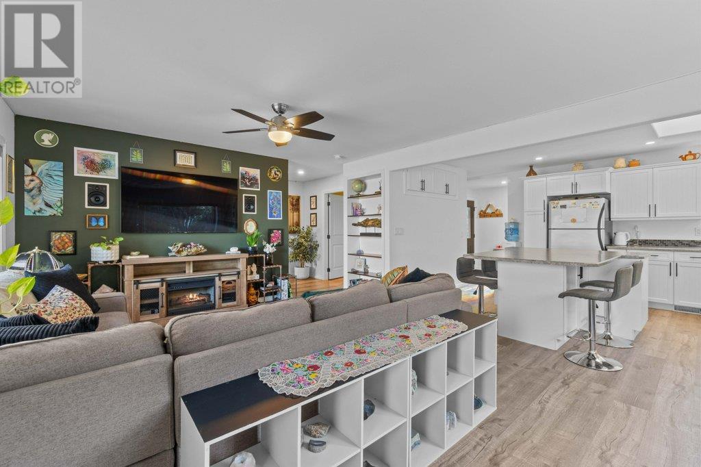  5881 71 Avenue Northeast, Salmon Arm