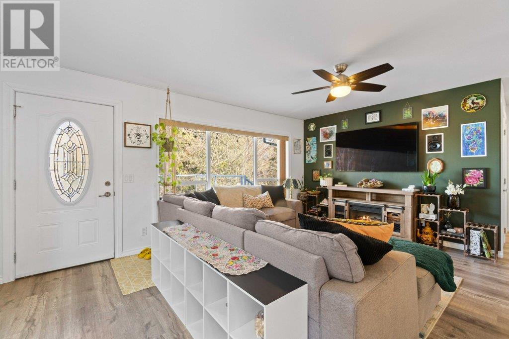  5881 71 Avenue Northeast, Salmon Arm