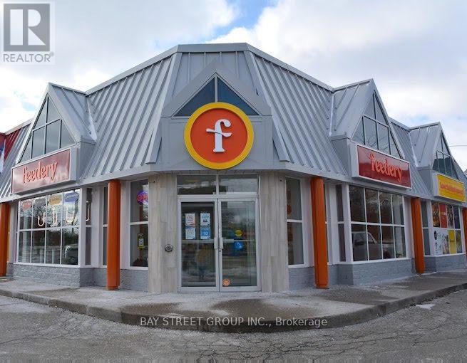 14846 Yonge