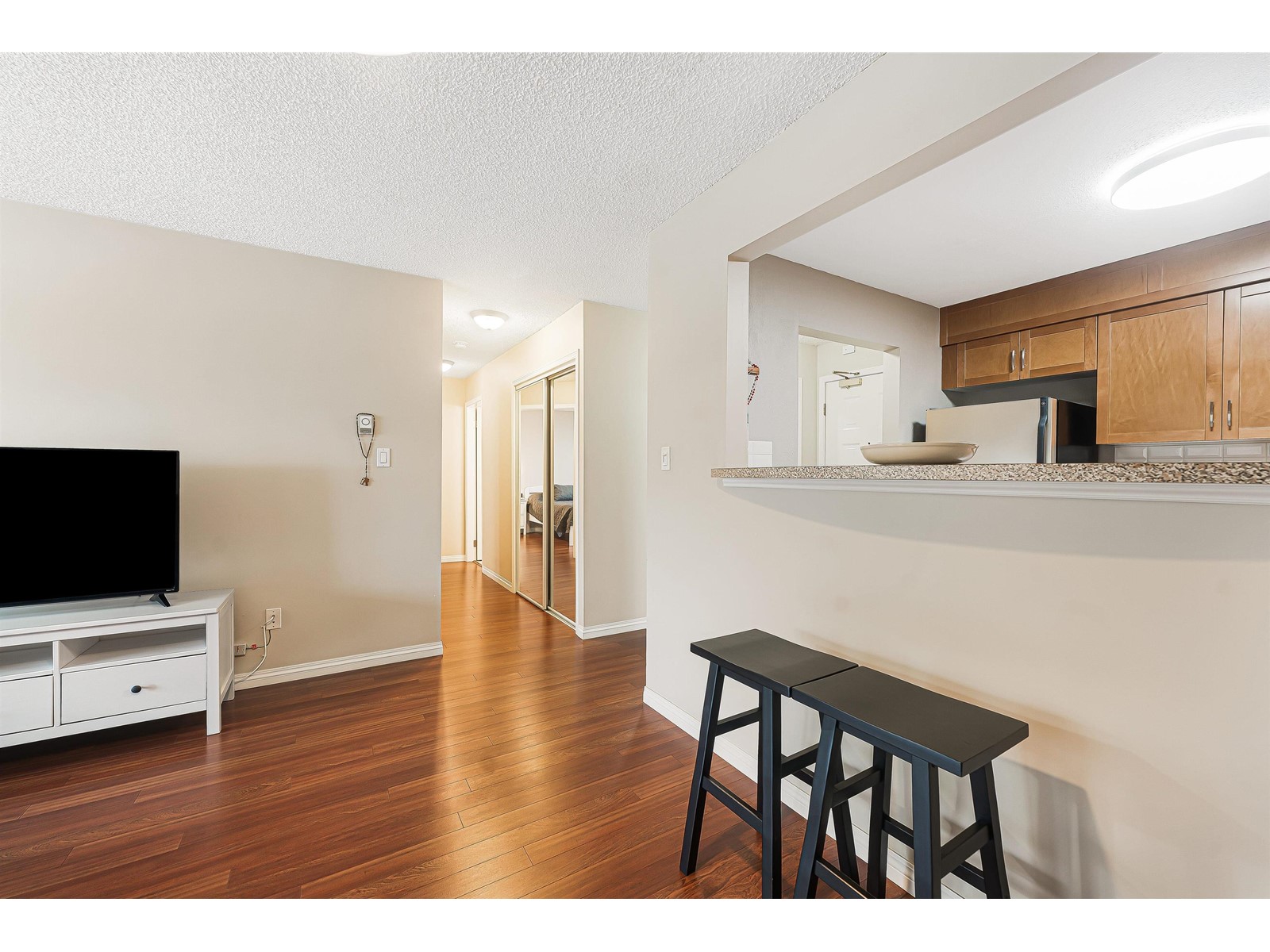 215 1280 FIR STREET, White Rock real estate listing R2983637