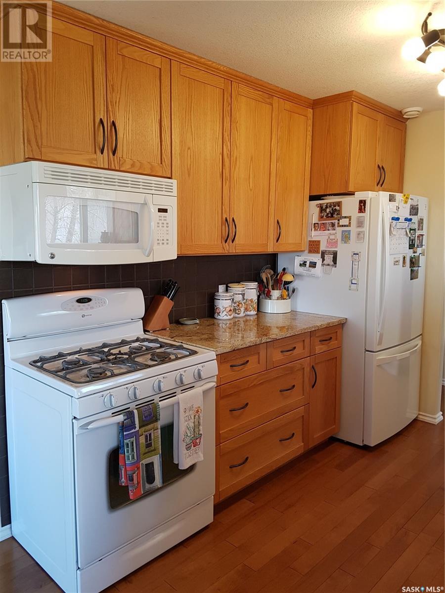 Photo 5 of 325 Ruby Drive, Coteau Rm No 255 SK