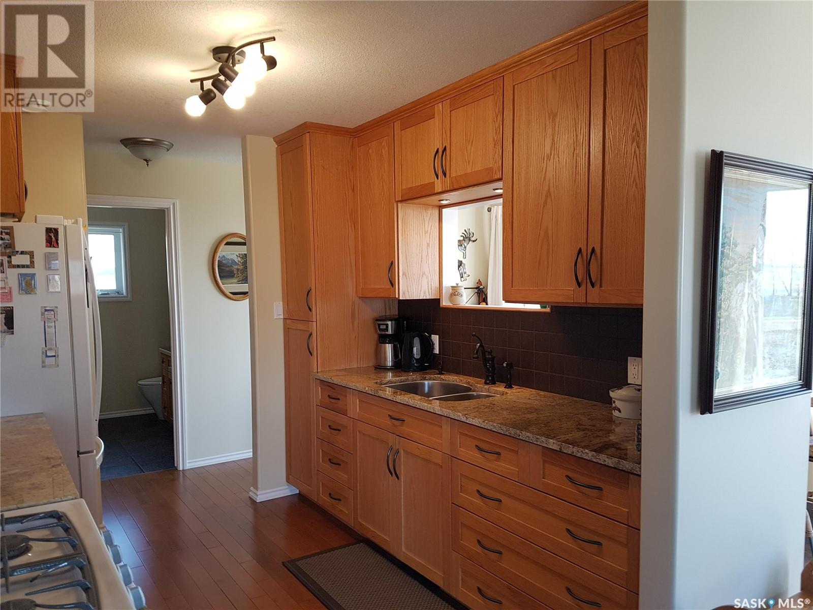 Photo 4 of 325 Ruby Drive, Coteau Rm No 255 SK