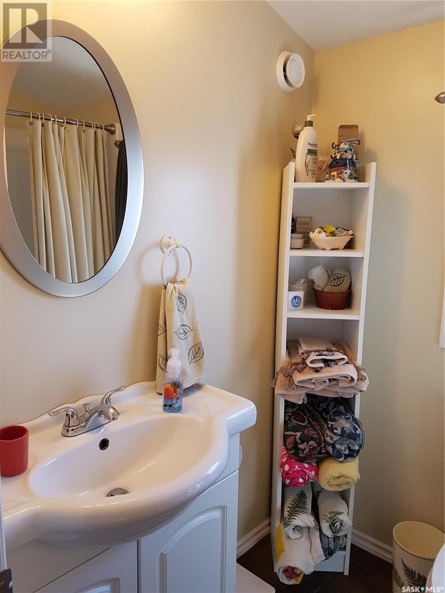Photo 14 of 325 Ruby Drive, Coteau Rm No 255 SK