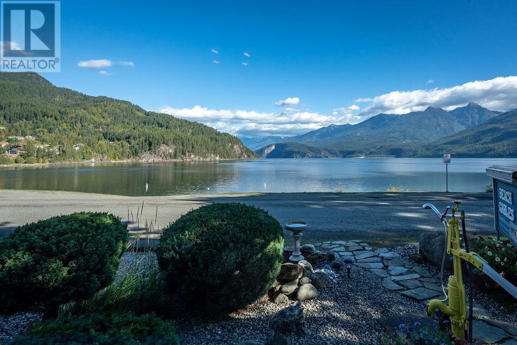 243 FRONT Street, Kaslo